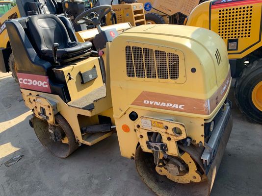 Использованный CC300G Dynapac двойной барабанный ролик в хорошем состоянии стабильная эксплуатация