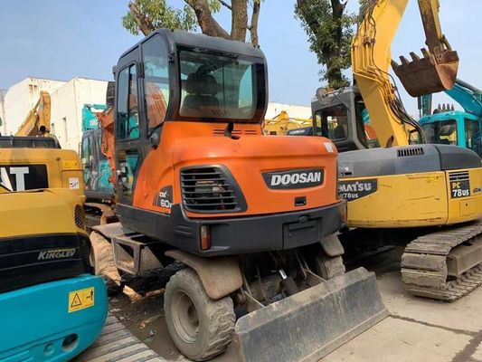 Подержанный колесный экскаватор Doosan DX60W В отличном состоянии/Подержанный мини колесный экскаватор Doosan для продажи
