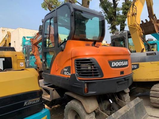 Подержанный колесный экскаватор Doosan DX60W В отличном состоянии/Подержанный мини колесный экскаватор Doosan для продажи