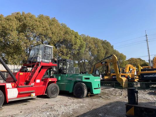 Mitsubishi F300 Подержанный вилочный погрузчик Подержанный 30 тонн Вилочный погрузчик высокой мощности