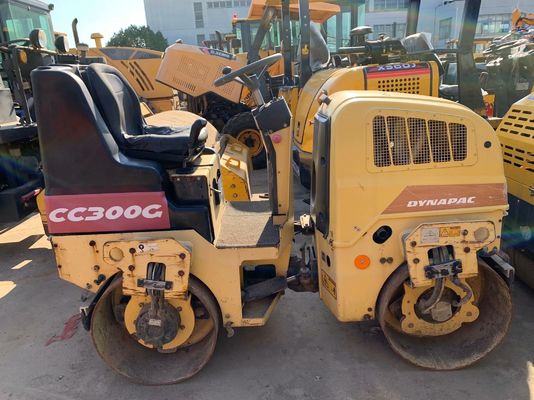 Использованный CC300G Dynapac двойной барабанный ролик в хорошем состоянии стабильная эксплуатация