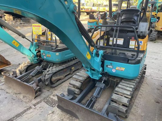 Оригинальный цвет Использованный экскаватор Kobelco U17 высокая эффективность для работы в помещении