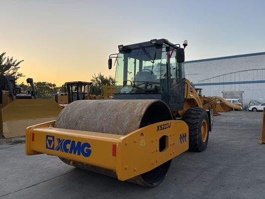 Использованный однобарабанный каток XCMG XS223J, простое управление и хорошее состояние