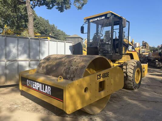 Оригинальный японский Caterpillar CS-683E в отличном состоянии.