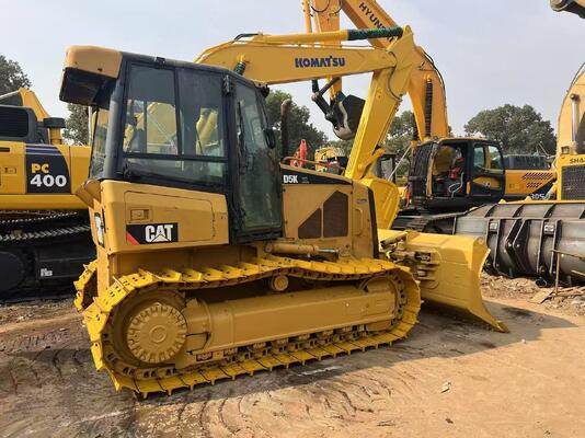 Шестипозиционный отвал гусеничного бульдозера CAT D5K XL, оригинальный цвет